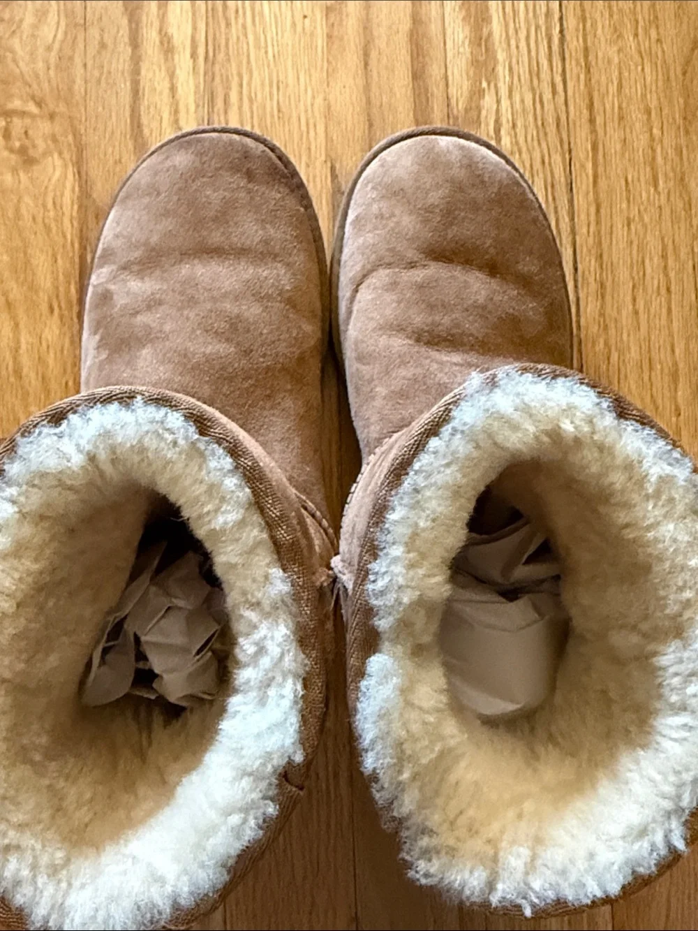 Ugg sz 7 Classic Women's Shearling-Lined Mid-Calf Boot - Chestnut good cond
